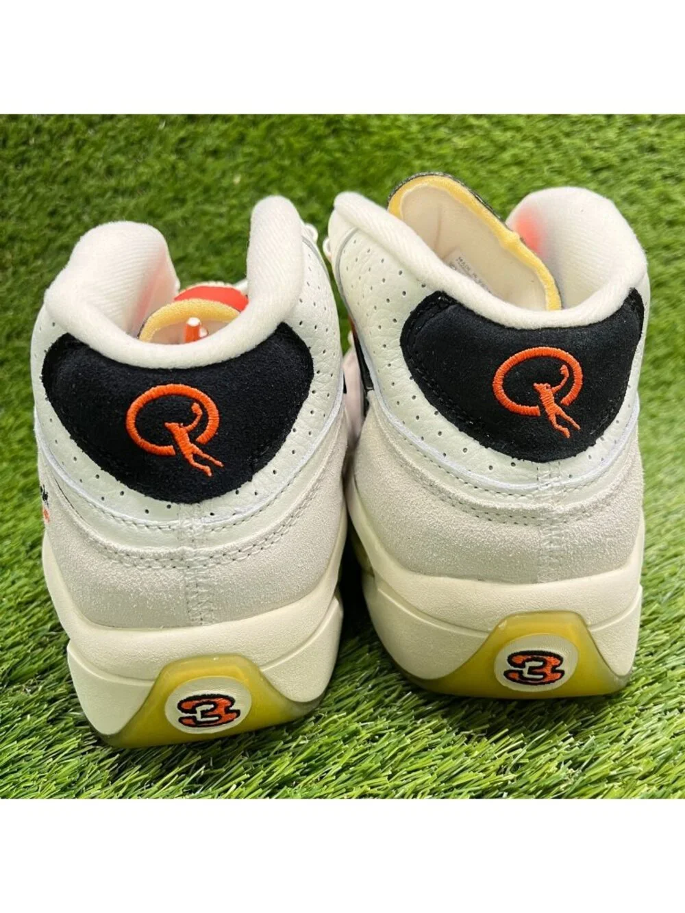 Reebok Question Pump Universe Mens Size 7.5 Ivory Black Basketball Shoes Sneaker